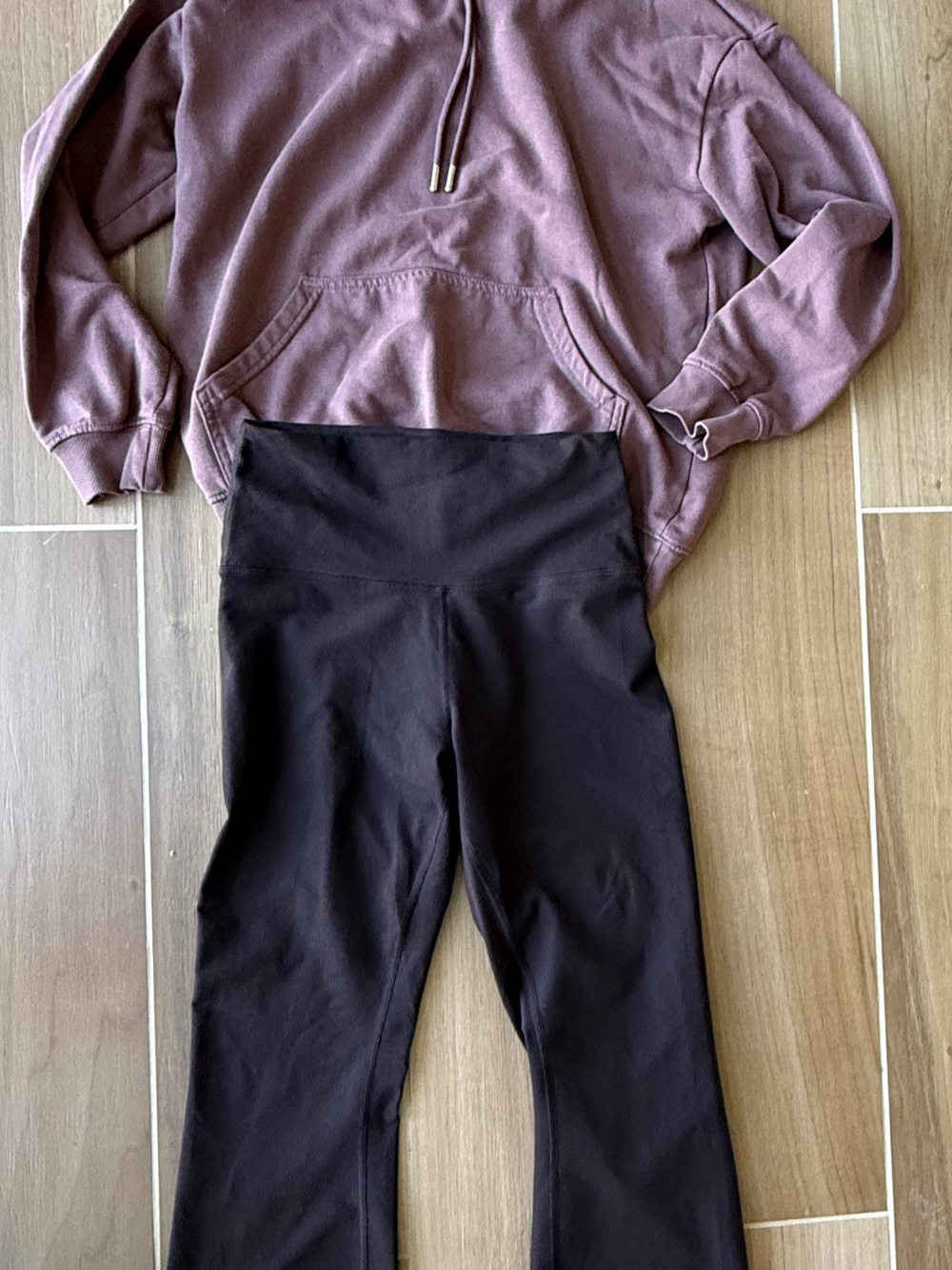 Bundle- Women’s size XS eggplant hoodie.  Women’s black aerie offline joggers